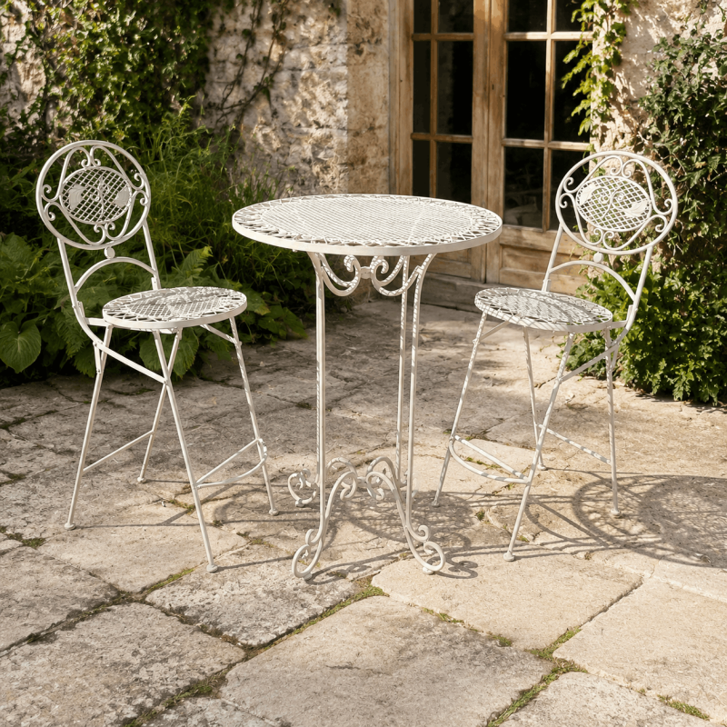 Salon bistrot haut avec table et 2 chaises pliantes