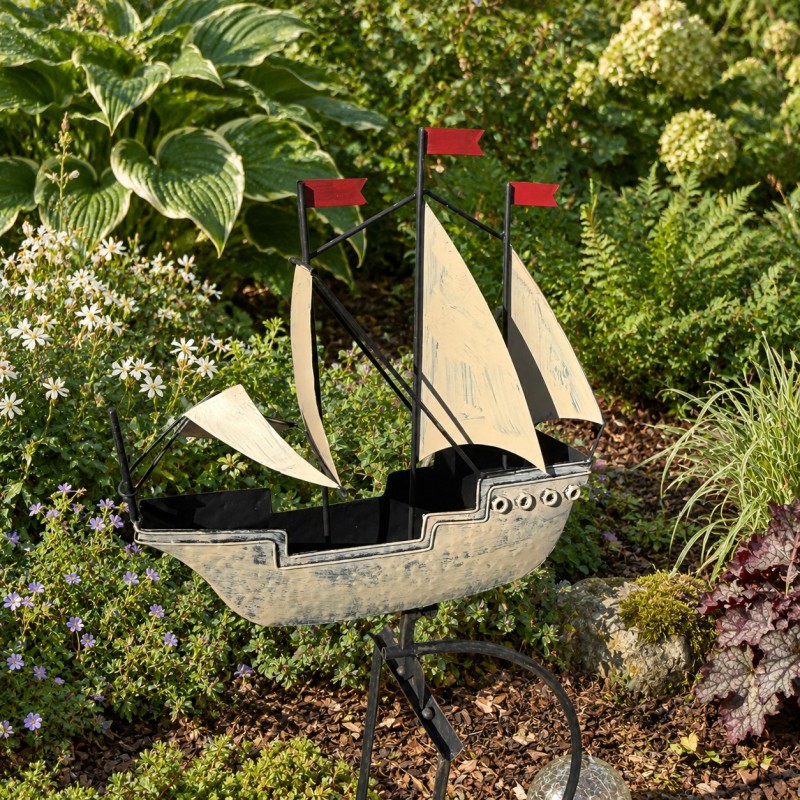 Voilier en métal patiné pour mobile de jardin à vent