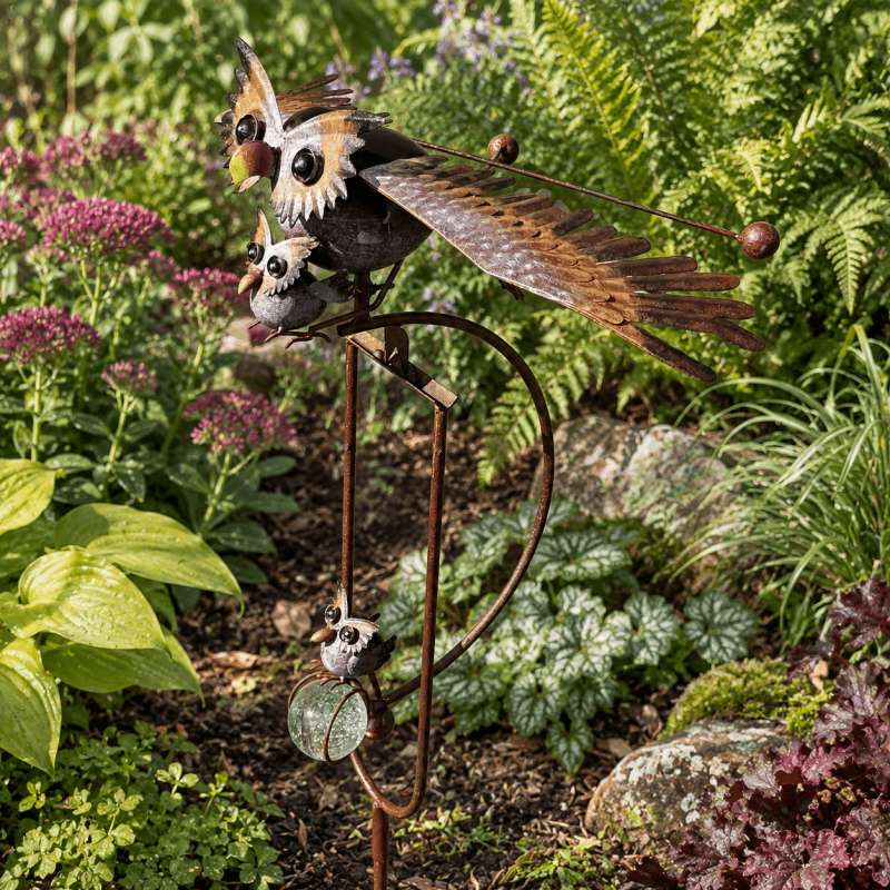 Mobile de jardin maman chouette avec ses deux bébés