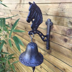 Cloche de porte-jardin-portail motif tête de cheval en fonte