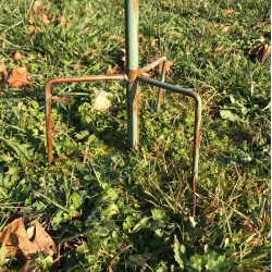 Éolienne De Jardin Moulin à Vent Verte Motif Oiseau Hauteur 233 cm vue de l'encrage 