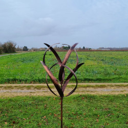 Éolienne décorative de jardin en fer cuivré brossé moulin à vent de jardin CHAMBORD vue de 3/4