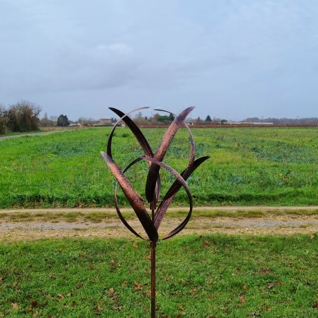 Éolienne décorative de jardin en fer cuivré brossé moulin à vent de jardin CHAMBORD vue de 3/4