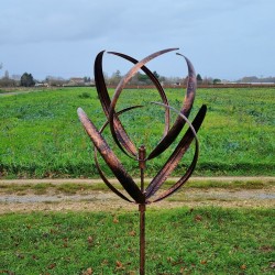 Éolienne décorative de jardin en fer cuivré brossé moulin à vent de jardin CHAMBORD vue de près