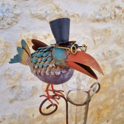 Pluviomètre décoratif modèle oiseau avec chapeau et entonnoir gradué vue de coté 