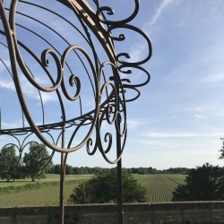 Gloriette pergola kiosque en fer de jardin marron