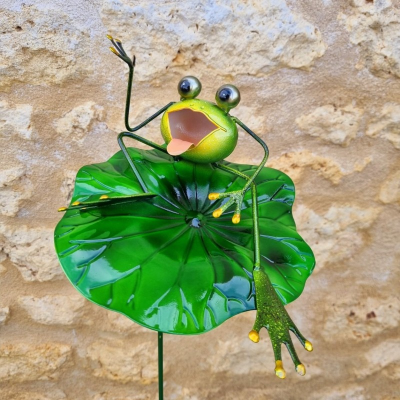 Grenouille sur pic décorative