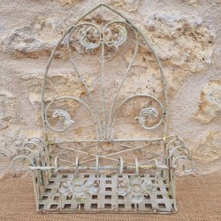  Porte plante mural beige aspect ancien 24,90 € LEZARD DU JARDIN