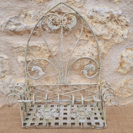 Porte plante mural beige aspect ancien 24,90 € LEZARD DU JARDIN