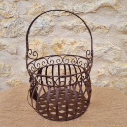 Panier en fer marron