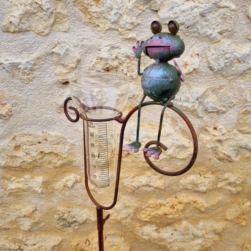 Pluviomètre décoratif motif grenouille coloré 132 cm 34,90 € LEZARD DU JARDIN