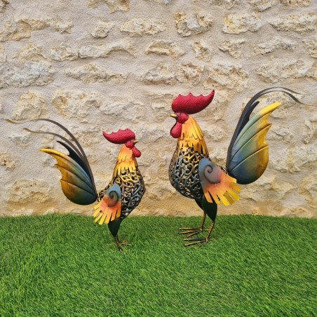 Coq en fer doré, noir et rouge – Décoration de jardin d’exception