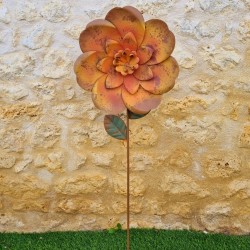 Fleur orange et marron avec feuilles