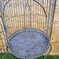 Volière cage en métal grise aspect ancien