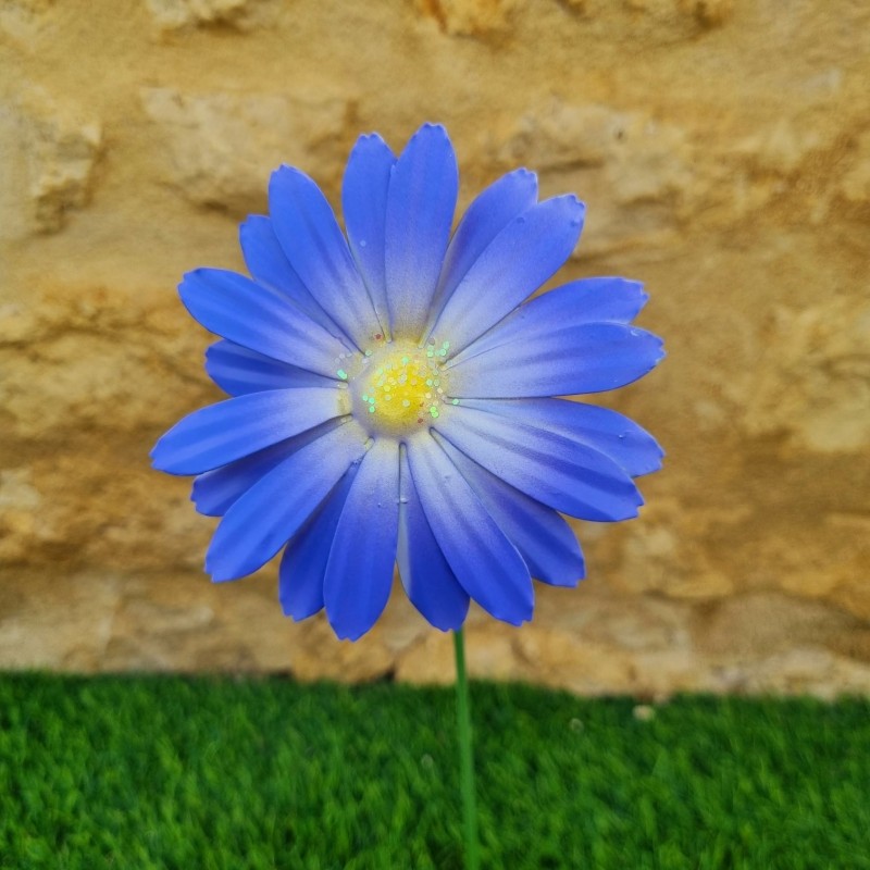 Fleur en fer bleue centre paillettes