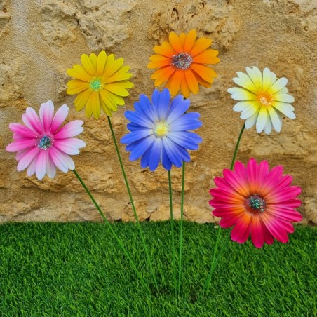 Fleur en fer orange jaune et blanche centre paillettes 8,90 € LEZARD DU JARDIN