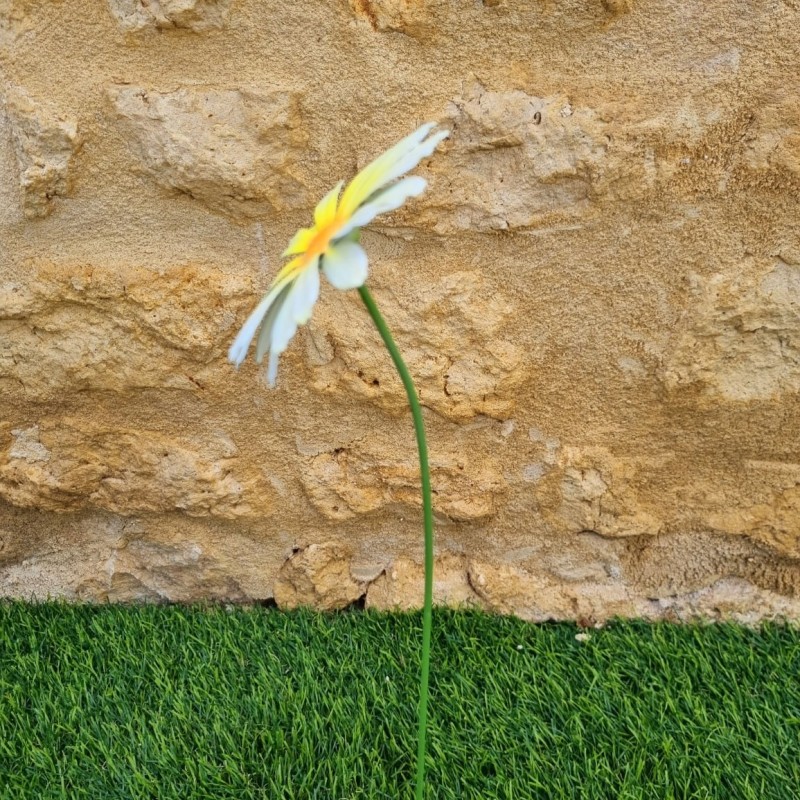 Fleur en fer orange jaune et blanche centre paillettes 8,90 € LEZARD DU JARDIN