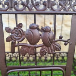 Panier en fer bordeaux beige 22,90 € LEZARD DU JARDIN
