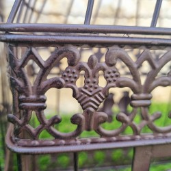 Panier en fer bordeaux beige 22,90 € LEZARD DU JARDIN