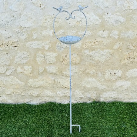 Bain d'oiseau sur pic motif Coeur en fonte h105 26,90 € LEZARD DU JARDIN