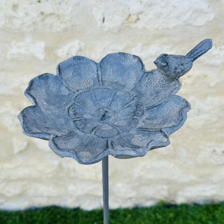 Baignoire à oiseau grise à planter sur pic H105 cm 21,90 € LEZARD DU JARDIN