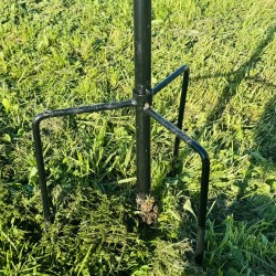 Éolienne de Jardin Cuivrée "Poésie Aérienne" vue l'encrage au sol