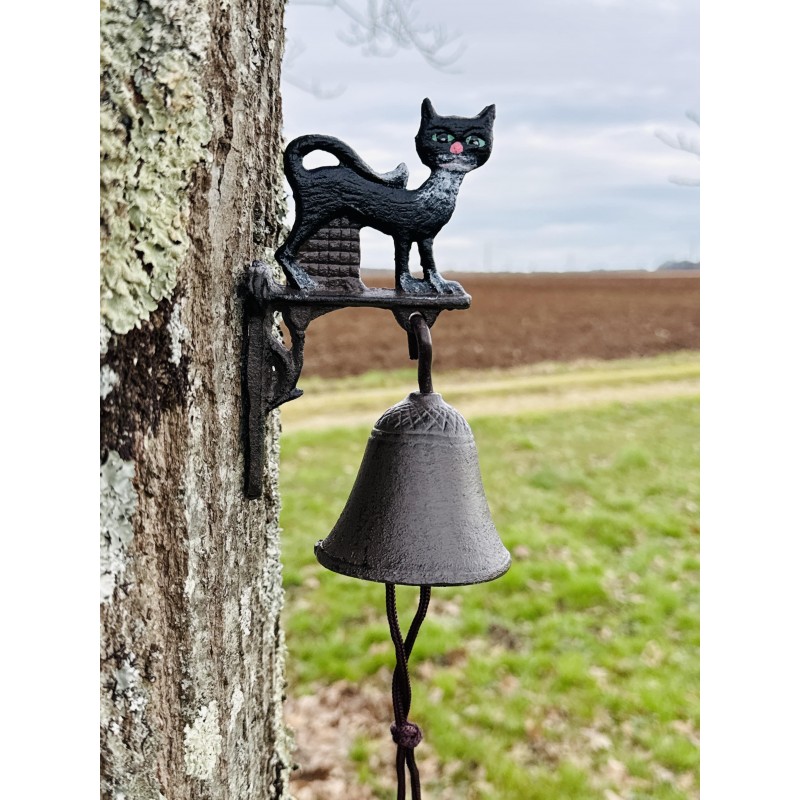Cloche murale en fonte avec chat noir – Décoration féline et colorée vue de près