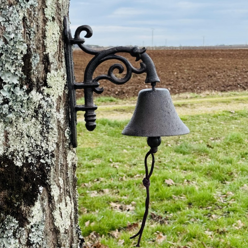 Cloche murale en fonte classique – Élégance et charme rustique