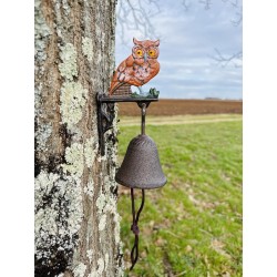 Cloche murale en fonte avec hibou coloré – Charme et originalité
