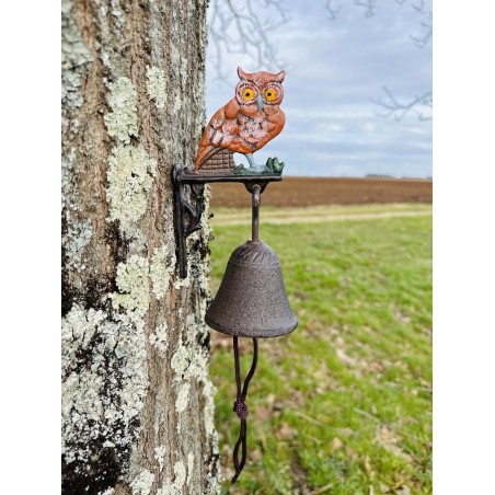 Cloche murale en fonte avec hibou coloré – Charme et originalité
