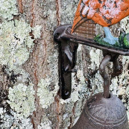 Cloche murale en fonte avec hibou coloré – vue des 3 points de fixation