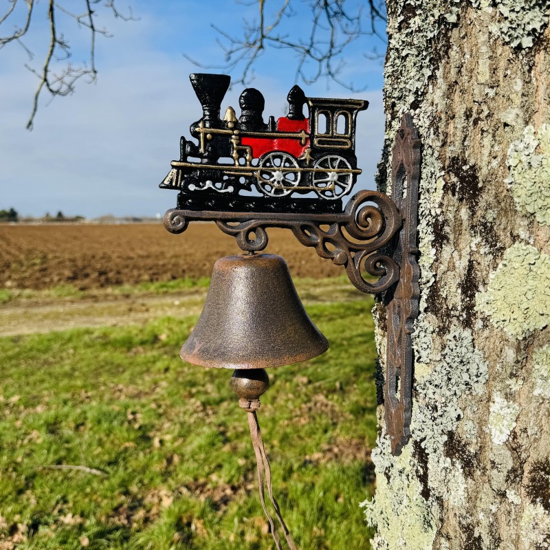 Cloche murale en fonte avec locomotive - Originalité et charme ferroviaire