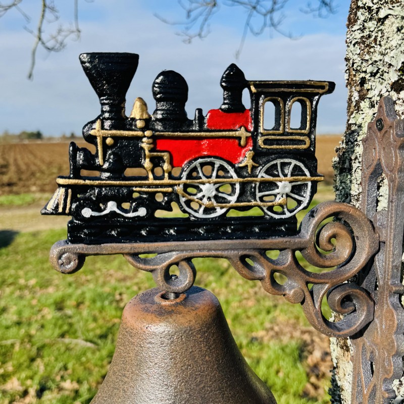 Cloche murale en fonte avec locomotive - vue en détail de la locomotive