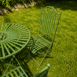 Salon de jardin 4 places vert anglais en métal vue 3/4