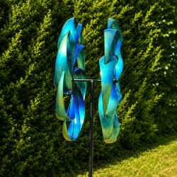 Éolienne décorative de jardin bleue et turquoise- vue de côté