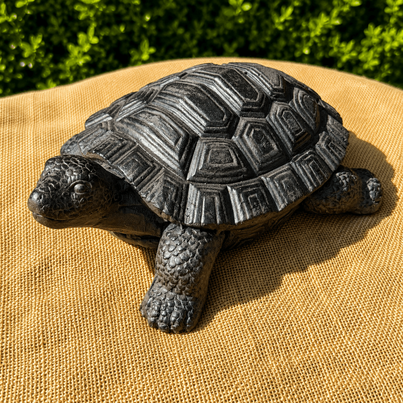 Tortue de jardin en résine effet pierre- vue de 1/3