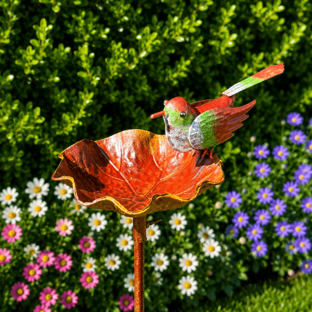 Bain d'oiseaux sur pied avec colibri décoratif- vue du dessus
