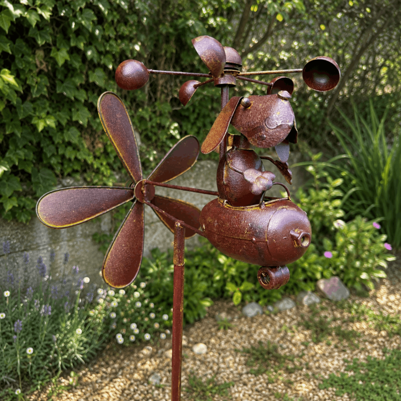 Mobile de jardin éolienne chien pilote en avion