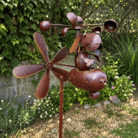 Mobile de jardin éolienne chien pilote en avion