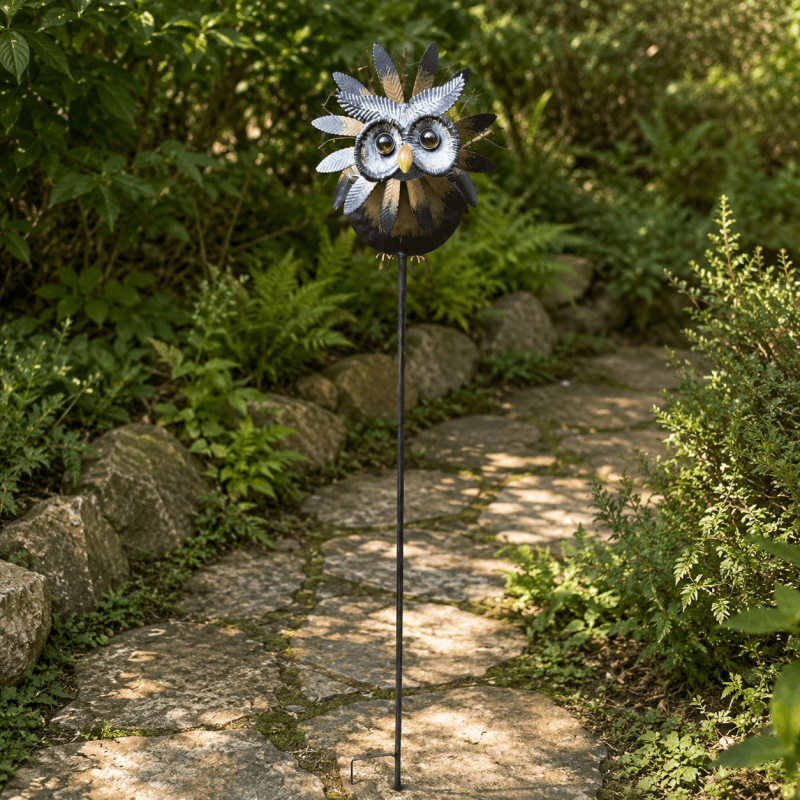 Éolienne chouette en métal- vue d'ensemble
