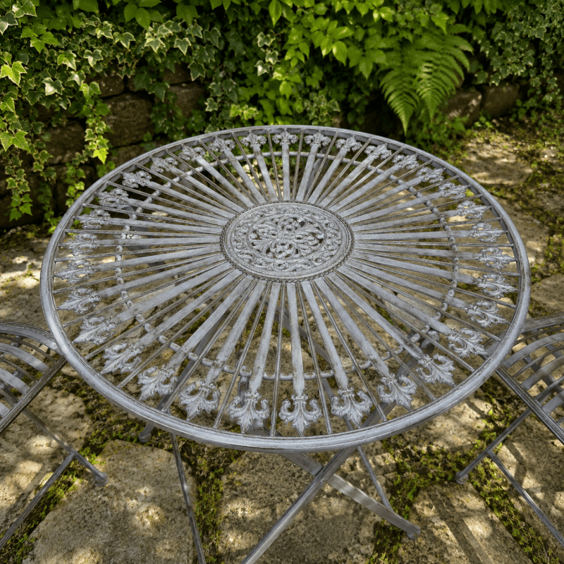 Salon de jardin gris antique- vue de la table
