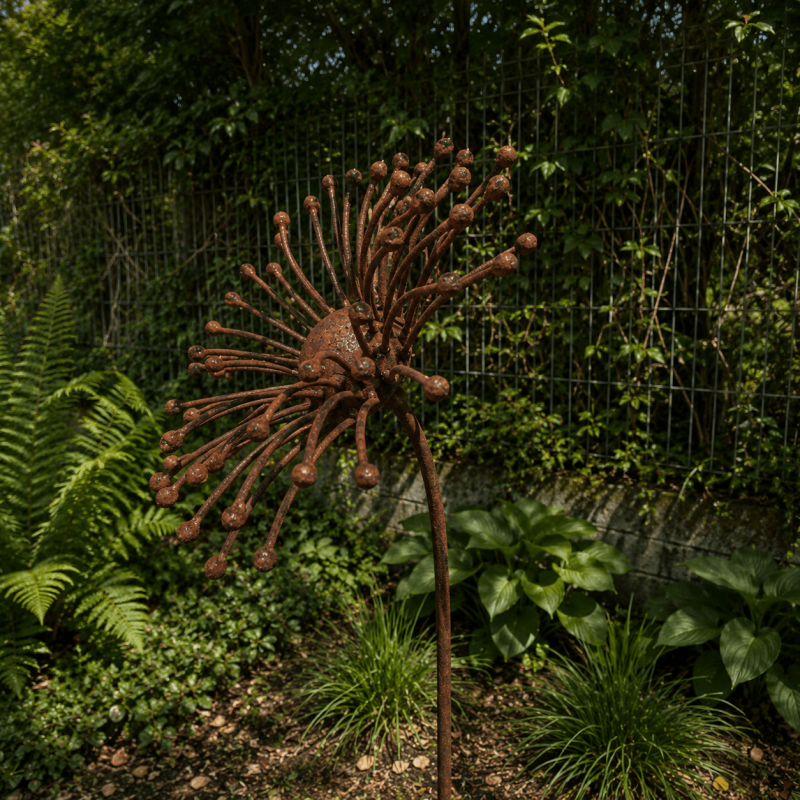 Fleur soleil en métal sur pique couleur rouille- vue de côté