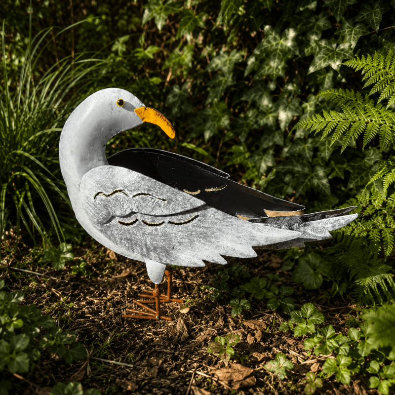 Statue de mouette en métal blanc et gris