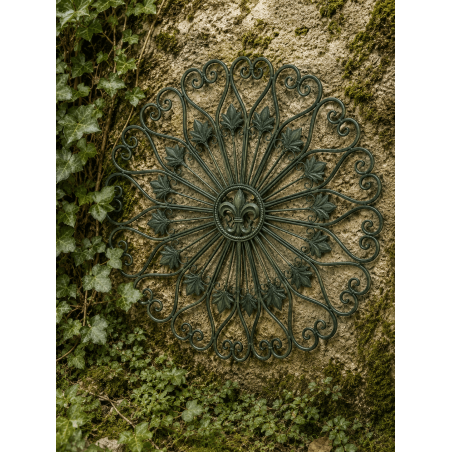 Grande rosace murale fleur de lys en métal