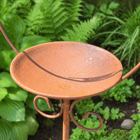 Mangeoire décorative cœur avec deux oiseaux en métal