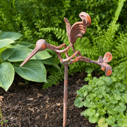 Vue complète de l’oiseau décoratif sur pic de 114 cm