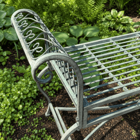Accoudoir à volutes de la banquette de jardin romantique