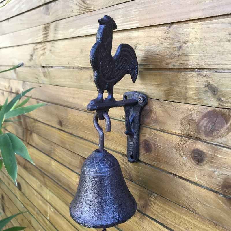 Cloche Murale En Fonte Avec Motif Coq Coloré - Hauteur 38,5 Cm - Style Rustique, Pour Intérieur Et Extérieur - Marron